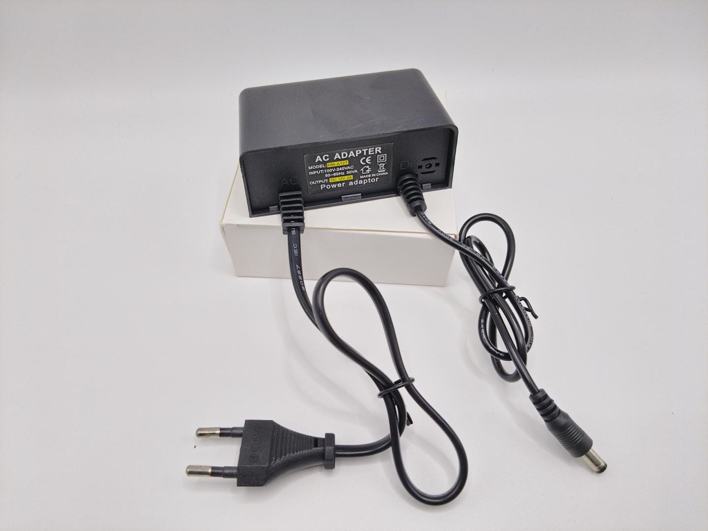 overlay_540209128a4506b18d3b9e72e7755090.jpg ALIMENTATOR CAMERE 12V 2A HM-A127 12V 2A, EU standard - imagine 1